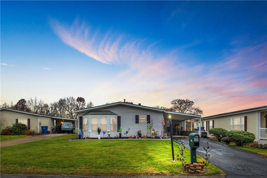 Property Photo:  823 Clover Ln  PA 15668 