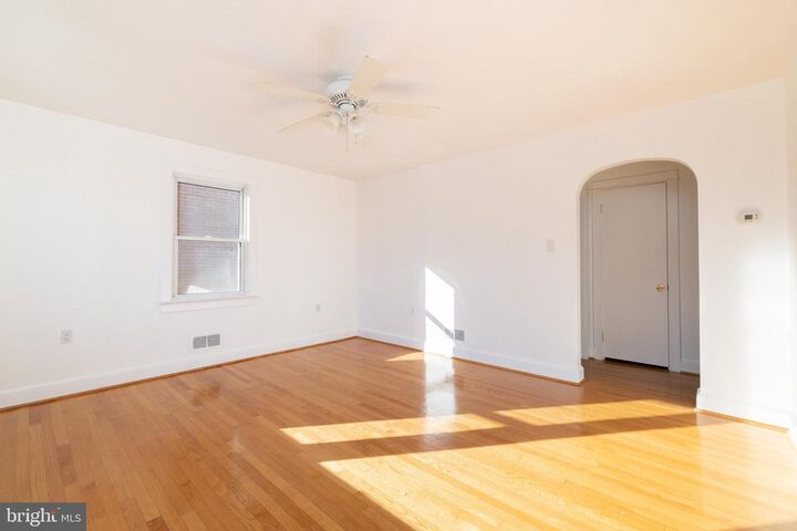 Property Photo:  7 N Purcell Avenue  VA 22601 