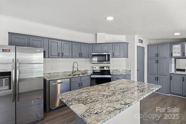 Property Photo: 5 Concord Knoll Lane NC 28803