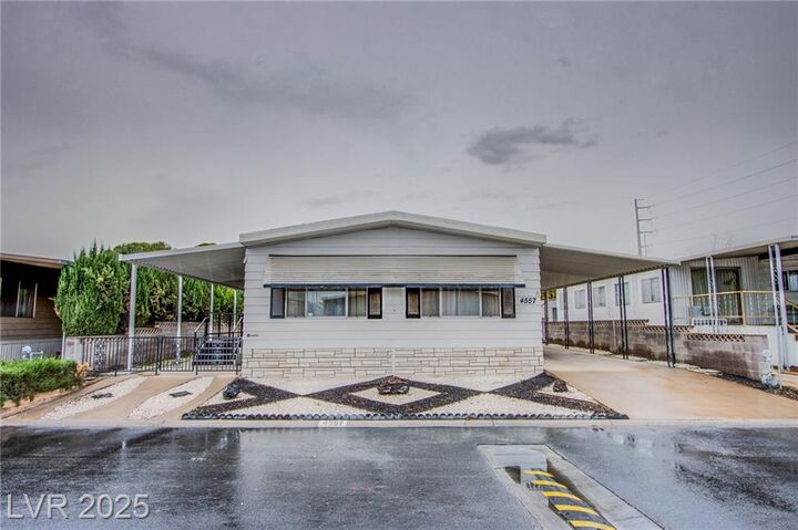 4557 Royal Ridge Way 193  Las Vegas NV 89103 photo