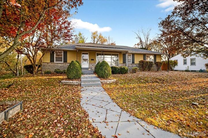 Property Photo:  1020 Hawthorn Avenue  MO 63301 