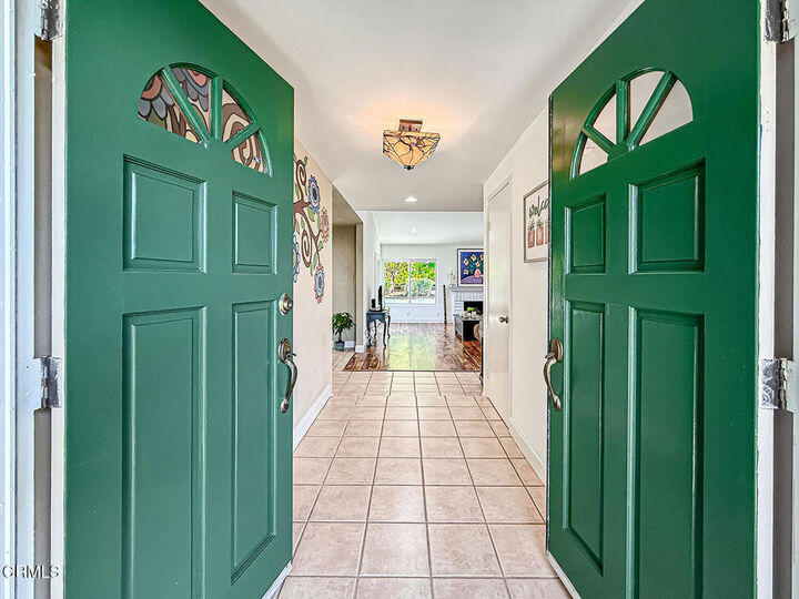 Property Photo:  1450 Corte De Primavera  CA 91360 