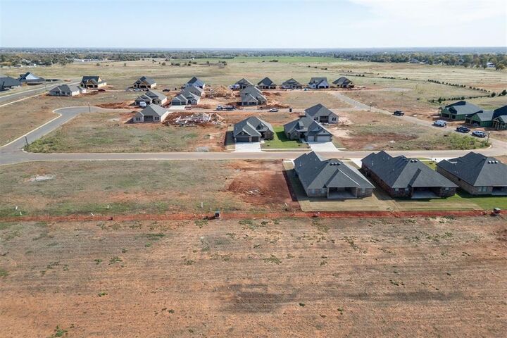 Property Photo: 1154 Mahogany Lane OK 73078