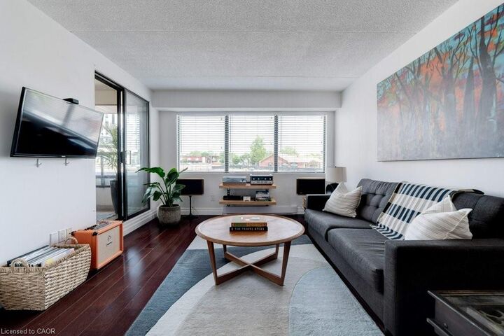 Photo de la propriété: 100 Bronte Road 214 ON L6L 6L5