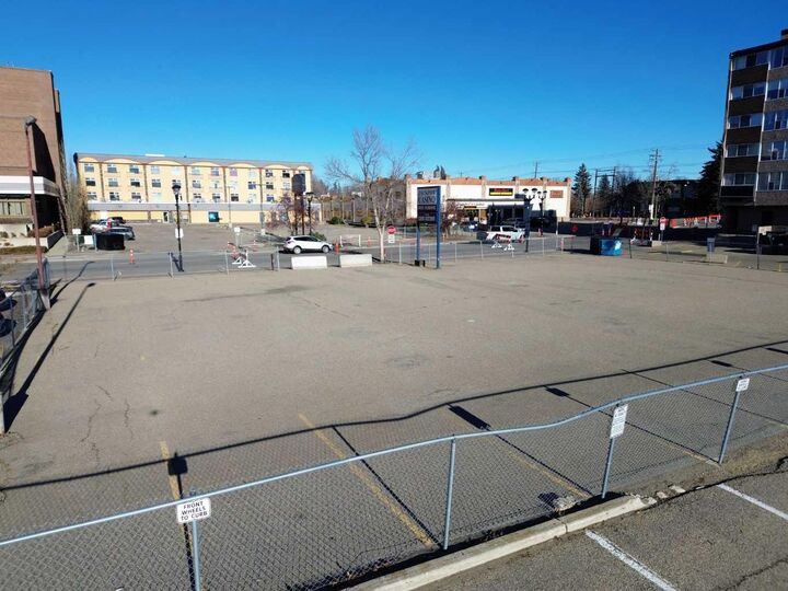 Property Photo:  4717 49 Street  AB T4N 6B9 