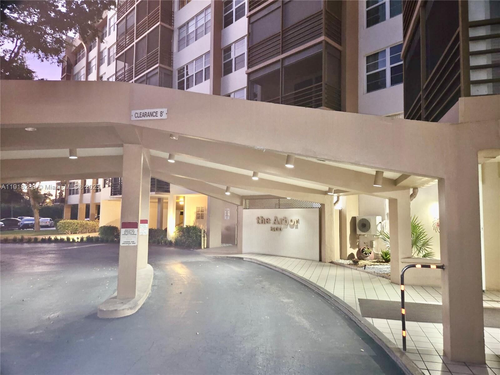 Property Photo: 1400 Saint Charles Pl 612 FL 33026