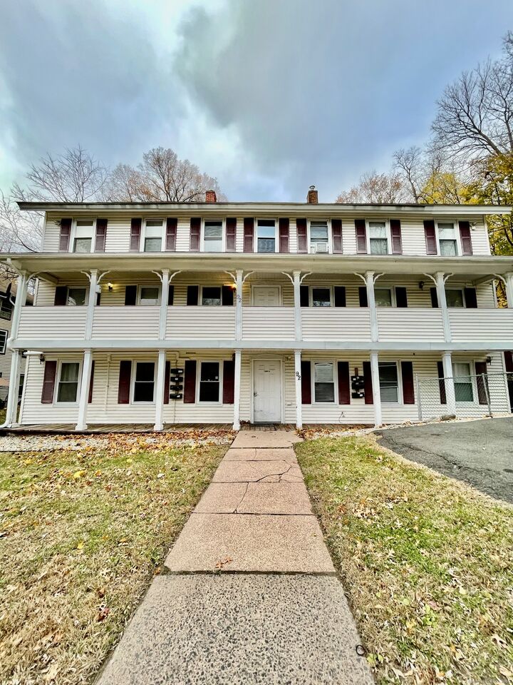 Property Photo:  92 West Main Street 3  CT 06066 