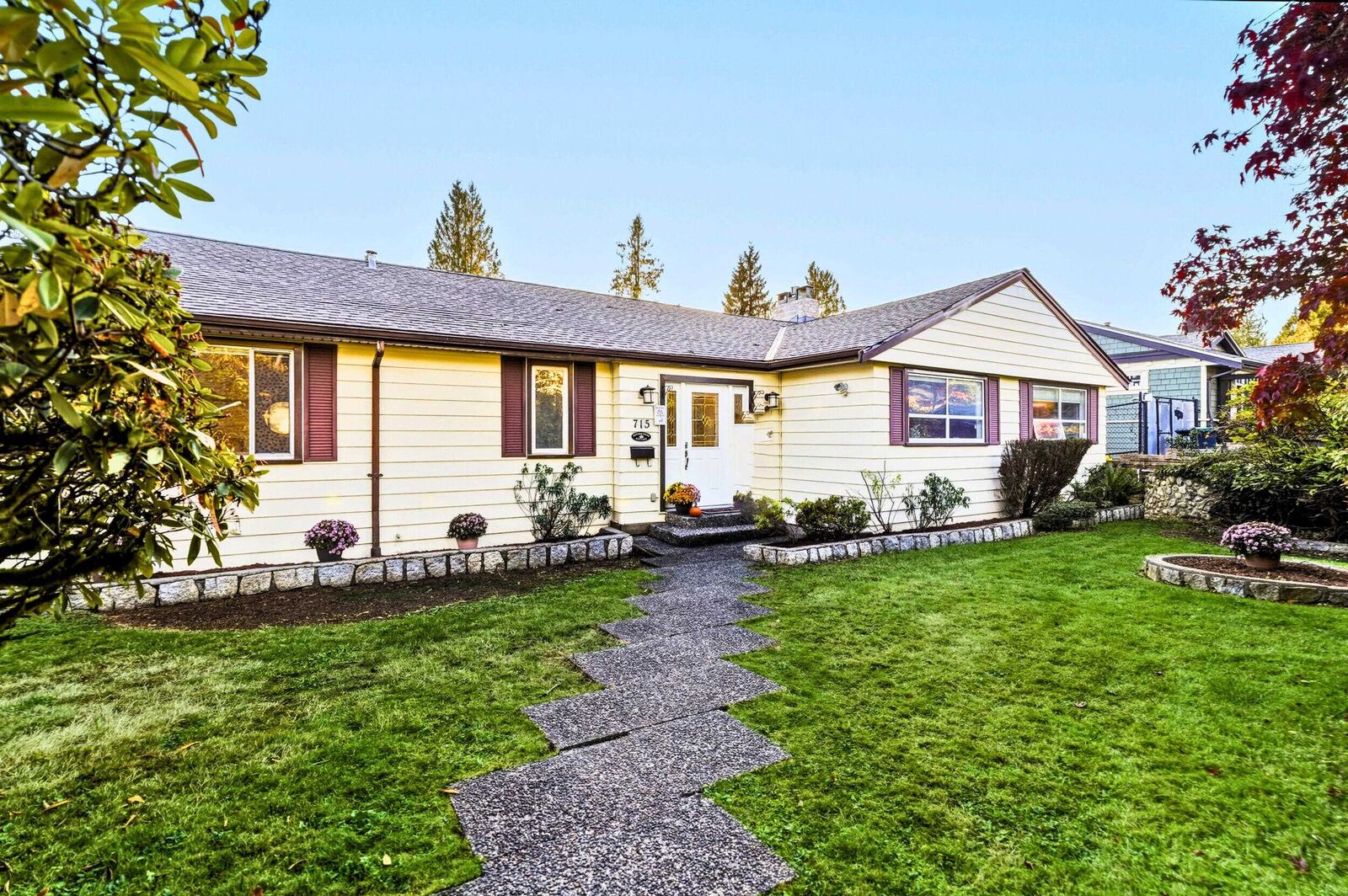 Property Photo:  715 Kilkeel Place  BC V7N 2X2 