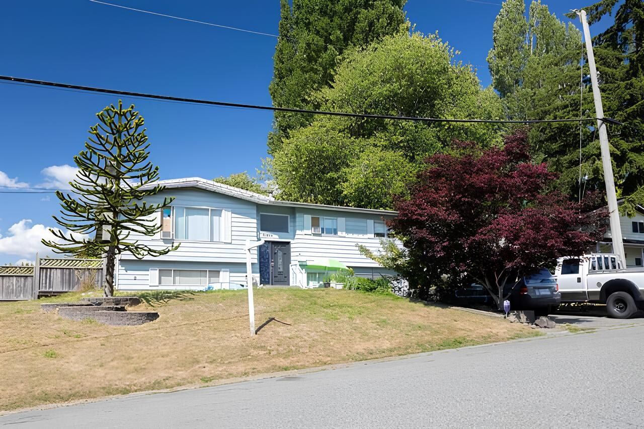 Property Photo:  31465 Aerolane Avenue  BC V2T 4B5 