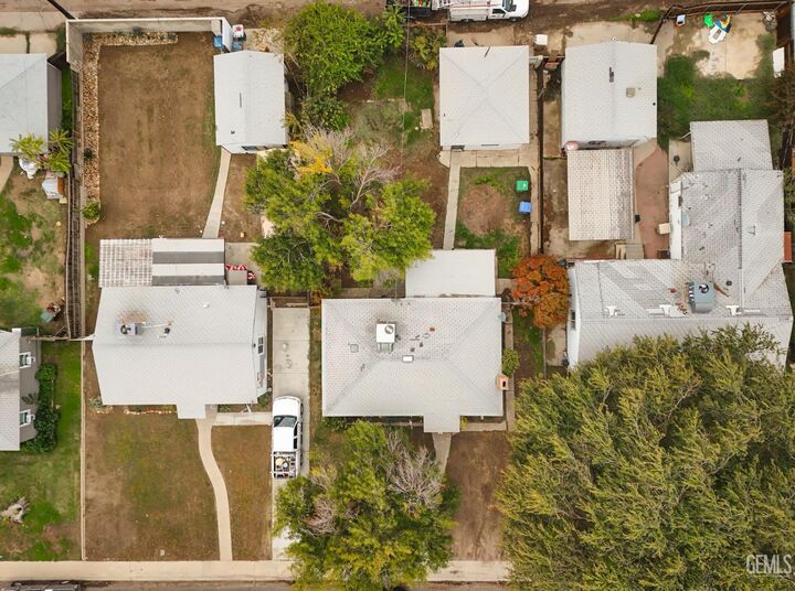 Property Photo:  121 Stine Road  CA 93309 