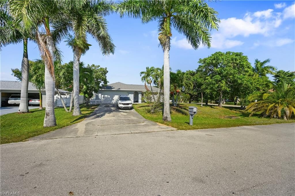 Property Photo:  1721 SE 21st Ter  FL 33990 