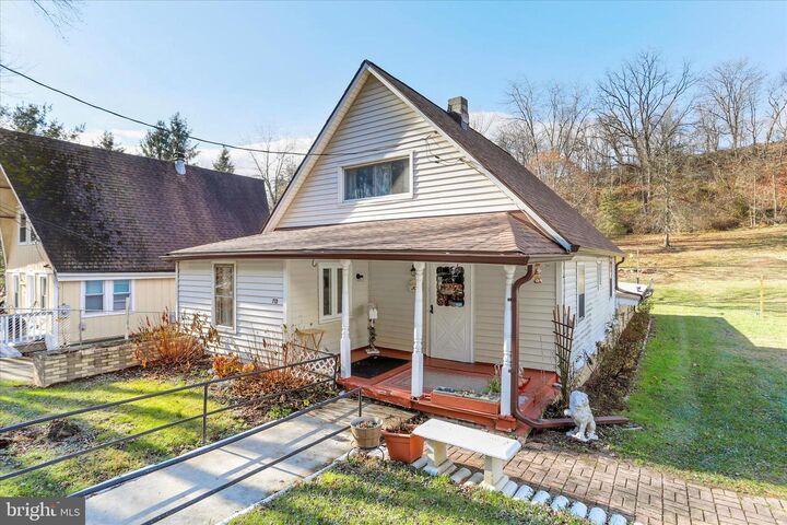 Property Photo: 712 Golden Lane MD 21502