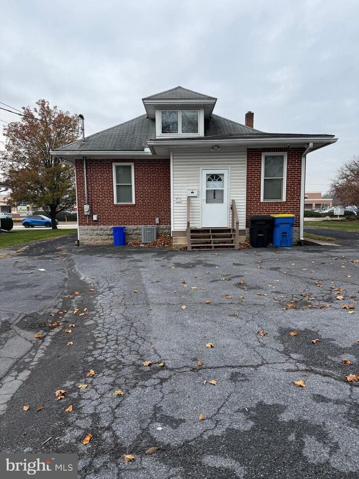 Property Photo:  165 S 32nd Street  PA 17011 