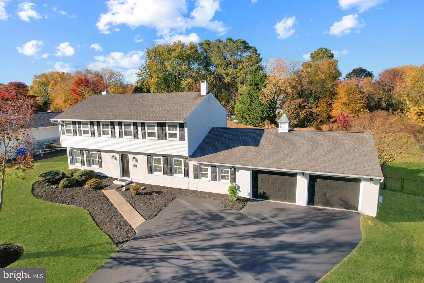 Property Photo: 306 N Lake Road MD 21666