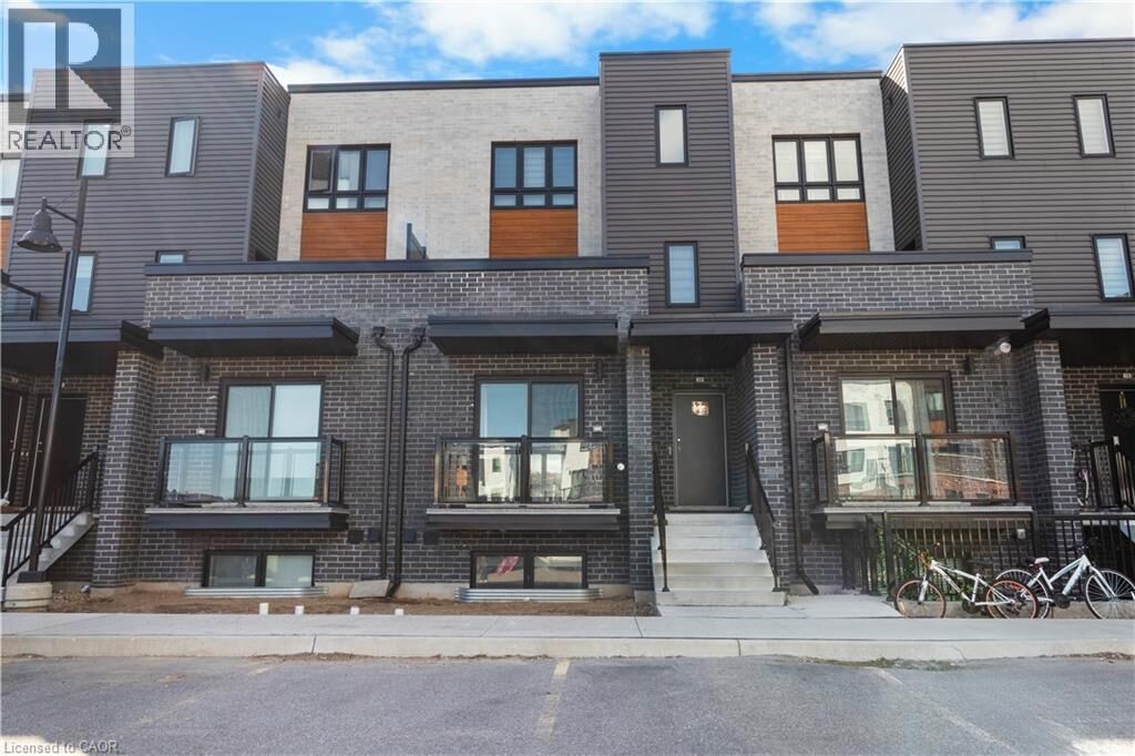 Property Photo:  235 Chapel Hill Drive 23  ON N2R 0S4 