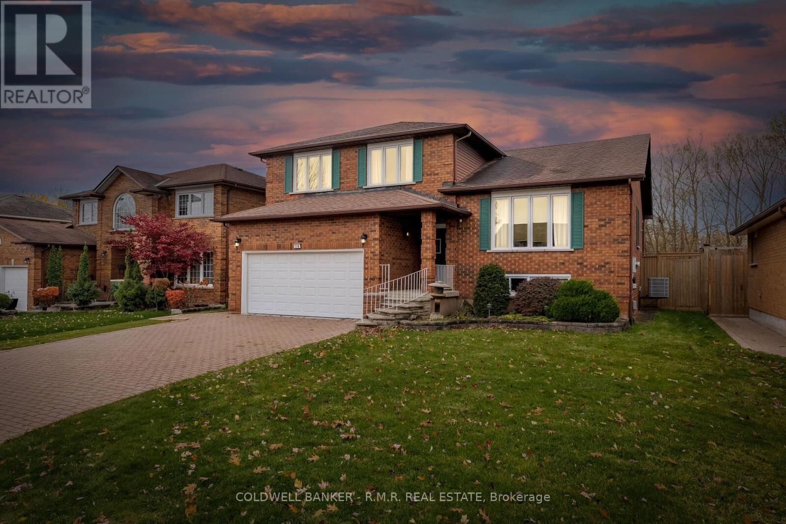 Property Photo:  118 Waverly Street North  ON L1J 8G5 