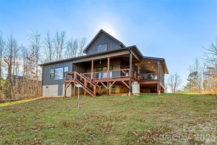 Property Photo: 53 Crescent Ridge Lane NC 28761