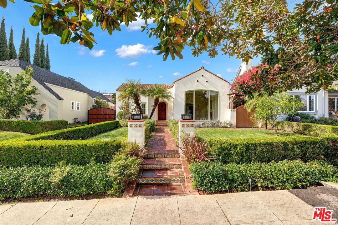 Property Photo: 135 N Gower St CA 90004