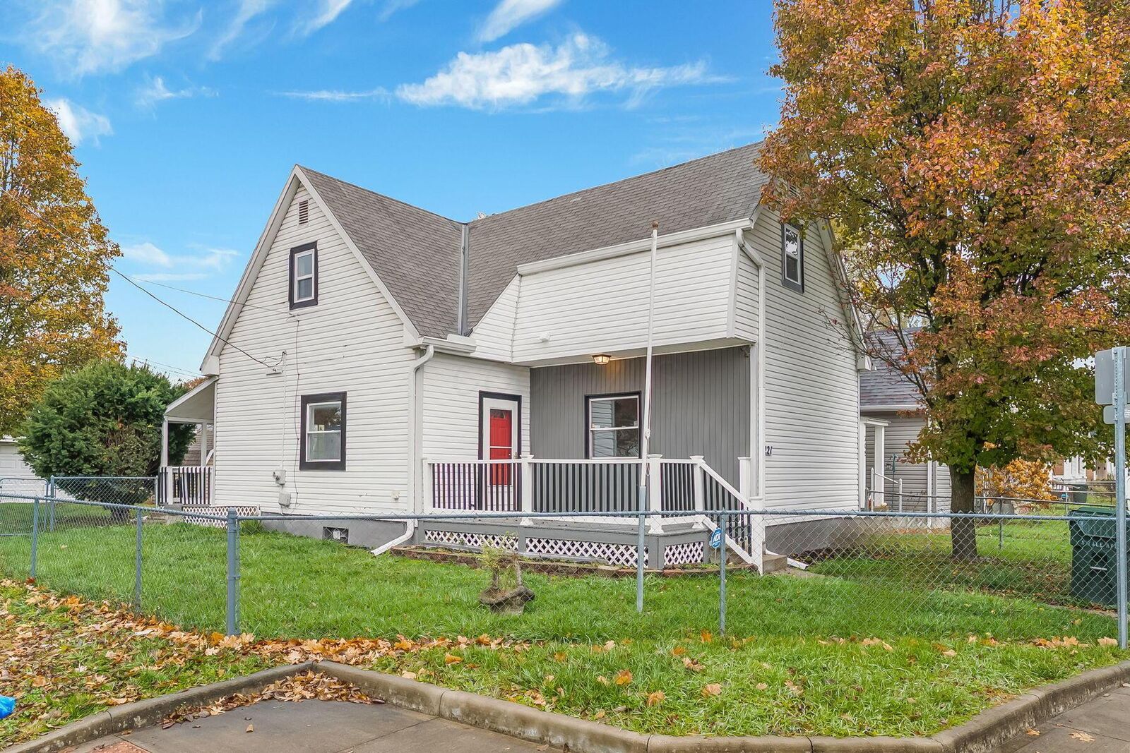 Property Photo: 221 S Yale Avenue OH 43222
