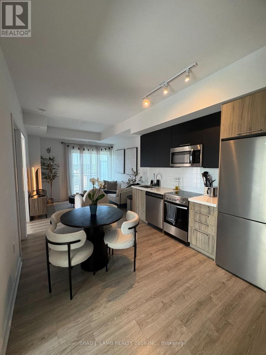 Property Photo:  25 Neighbourhood Lane 907  ON M8Y 0C4 