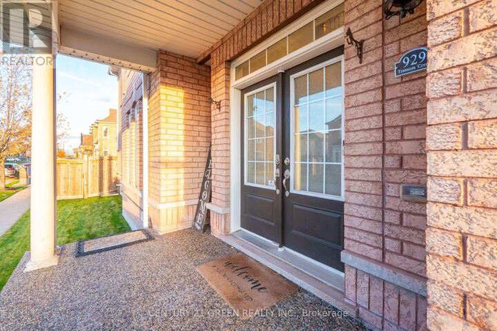 Property Photo:  929 Transom Crescent  ON L9T 8K4 