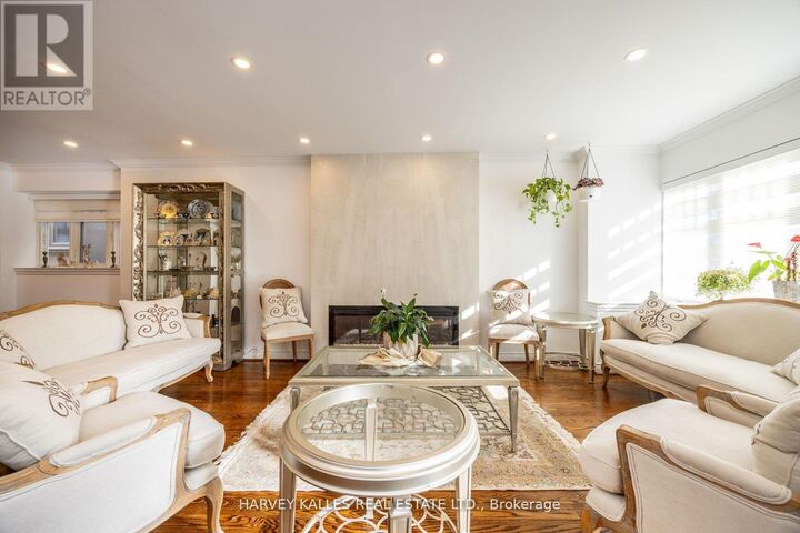 Property Photo: 204 Brooke Avenue ON M5M 2K6