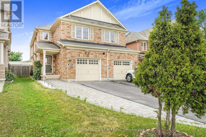 Property Photo:  92 Hummingbird Drive (Lower)  ON M1X 1Y2 