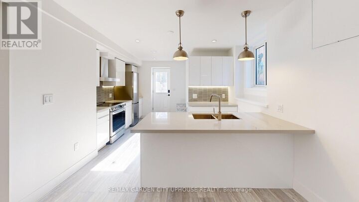 Property Photo:  168 Russell Avenue  ON L2R 1W6 