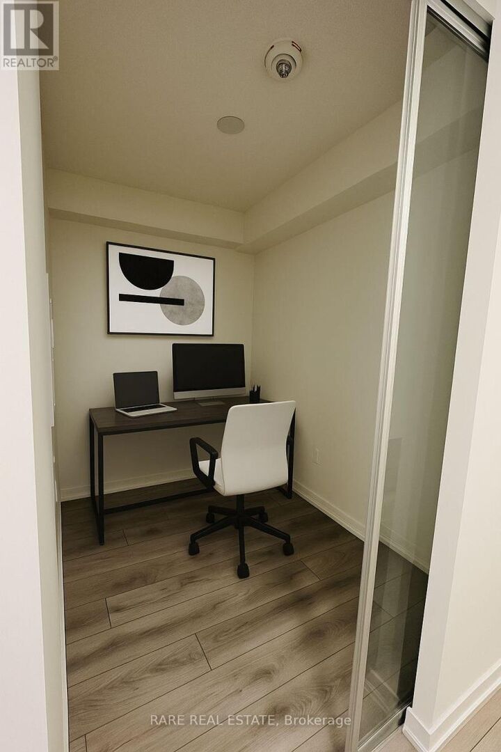 Property Photo:  110 Broadway Avenue 207  ON M4P 1V7 