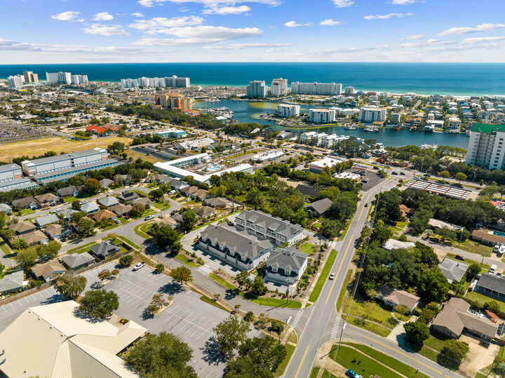 Property Photo:  100 Beach Drive Unit 9  FL 32541 