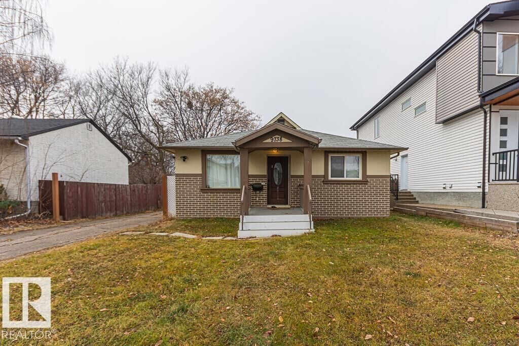 Property Photo:  9738 152 Street NW  AB T5P 1X1 