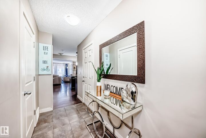 Property Photo:  1717 Hammond Crescent NW  AB T6M 0N1 