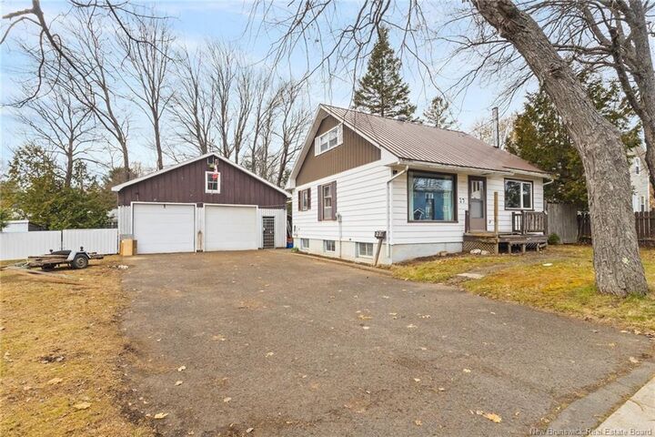 Property Photo:  27 Young Street  NB E3A 3Y3 