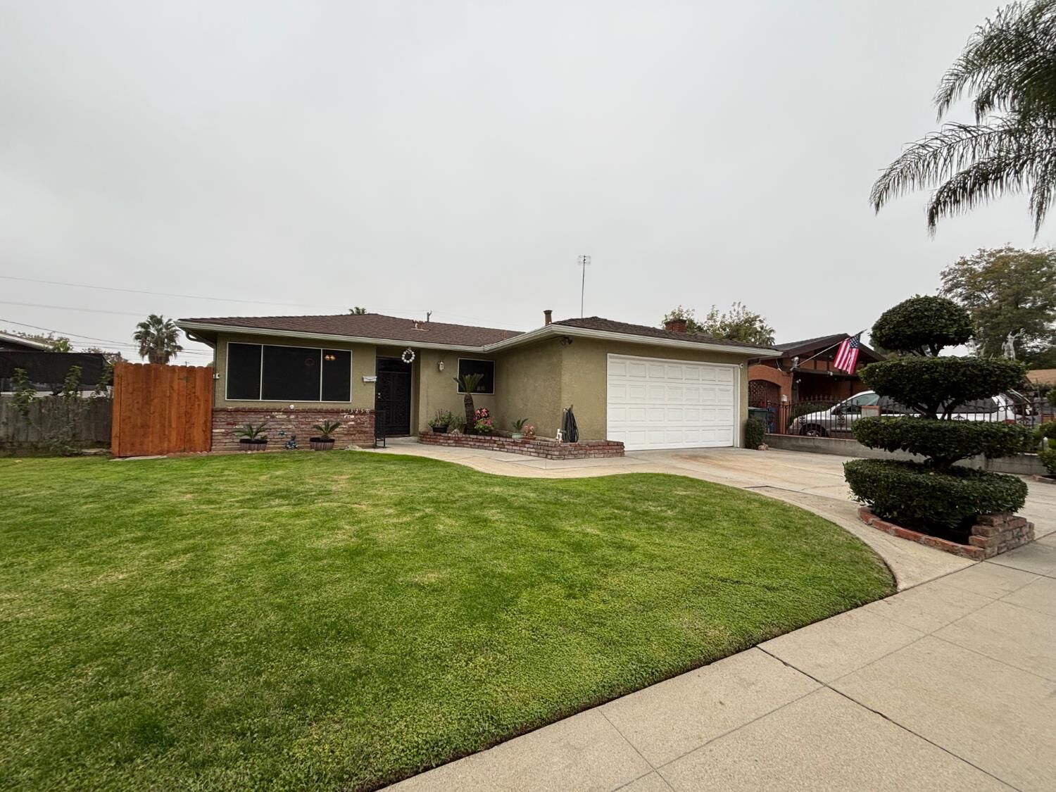 Property Photo:  3256 E Lowe Avenue  CA 93702 