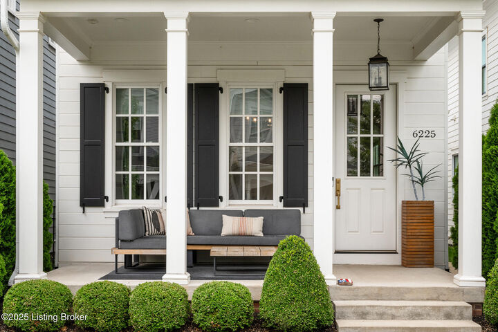 Property Photo:  6225 Mistflower Cir  KY 40059 