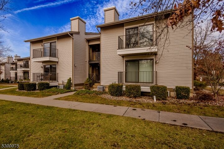 Property Photo:  17 Sam Bonnell Dr 17  NJ 08809 