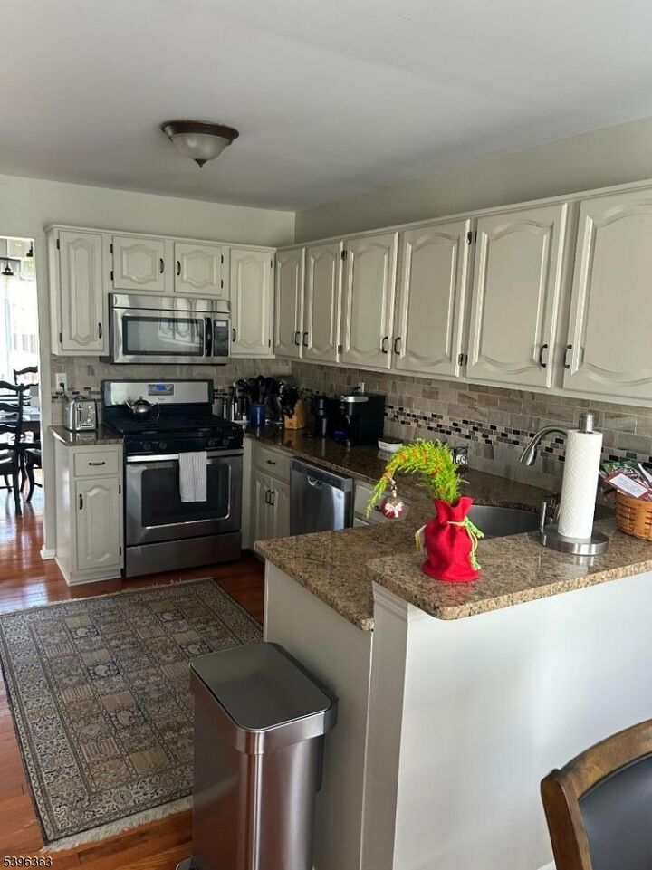 Property Photo:  89 Violet Ct  NJ 08889 