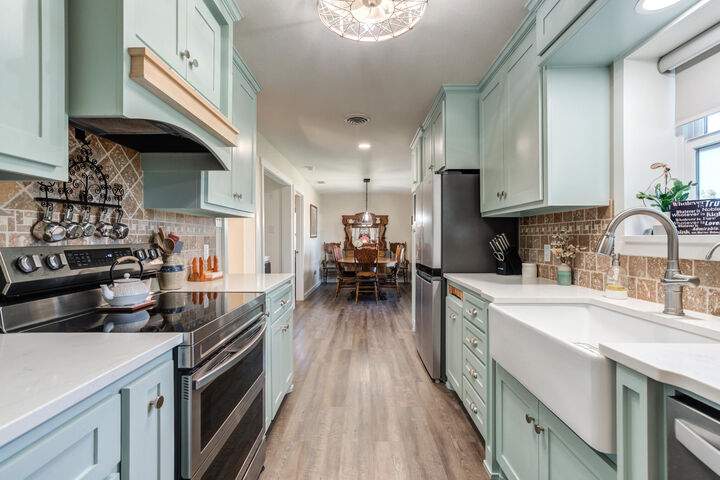 Property Photo: 307 Ave G TX 79311