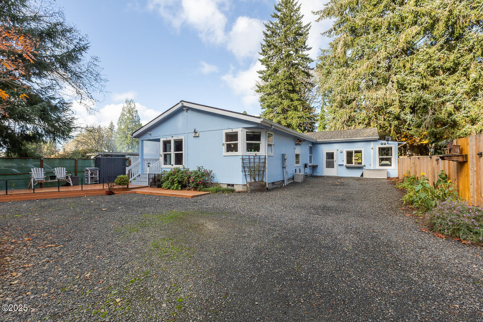 Property Photo:  351 N Charmwood Loop  OR 97368 