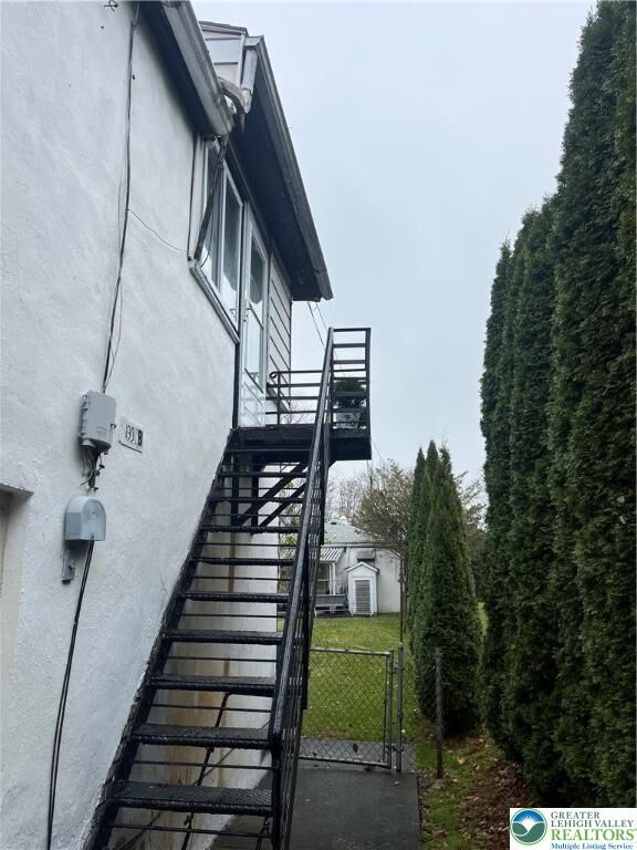 Property Photo:  1907 Willow Park Road B  PA 18020 