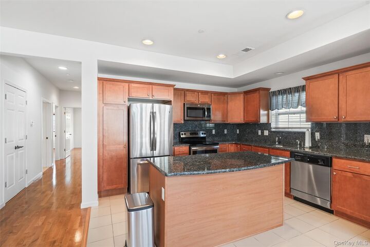 Property Photo: 305 Egrets Landing NY 10512