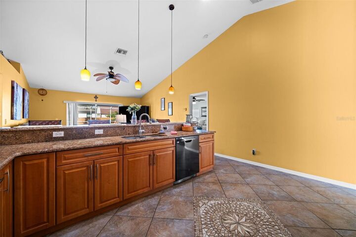 Property Photo:  121 NE 11th Terrace  FL 33909 