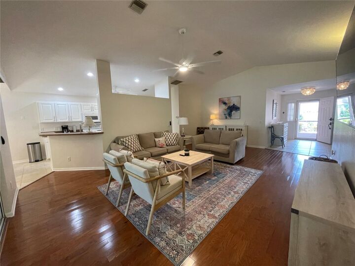 Property Photo: 1012 Laurel Avenue FL 34285