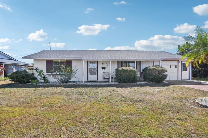 Property Photo:  722 Tam O Shanter Avenue  FL 33573 