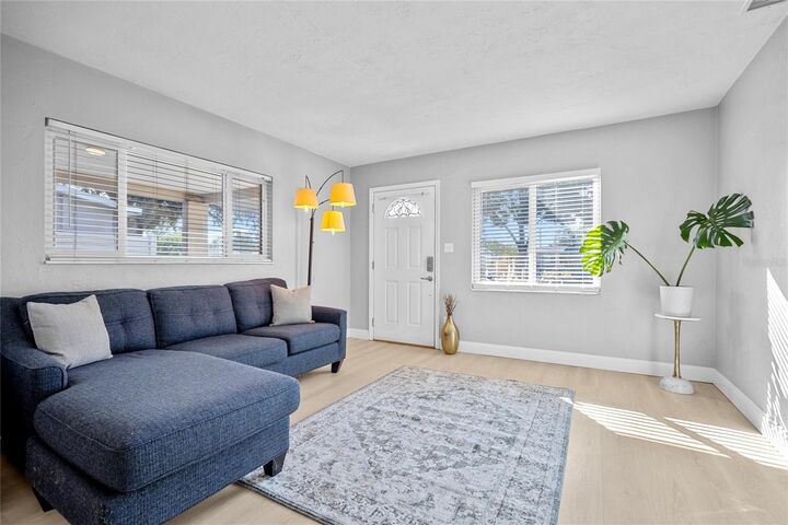 Property Photo: 1513 56th Avenue N FL 33703