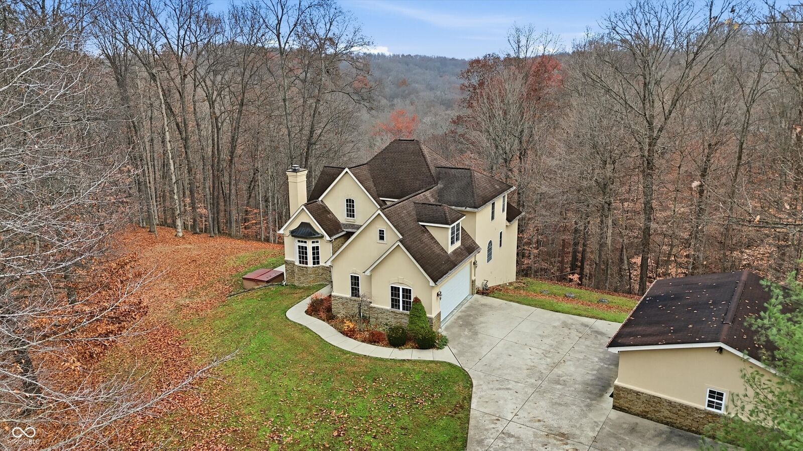 Property Photo: 5105 E Earl Young Road IN 47408