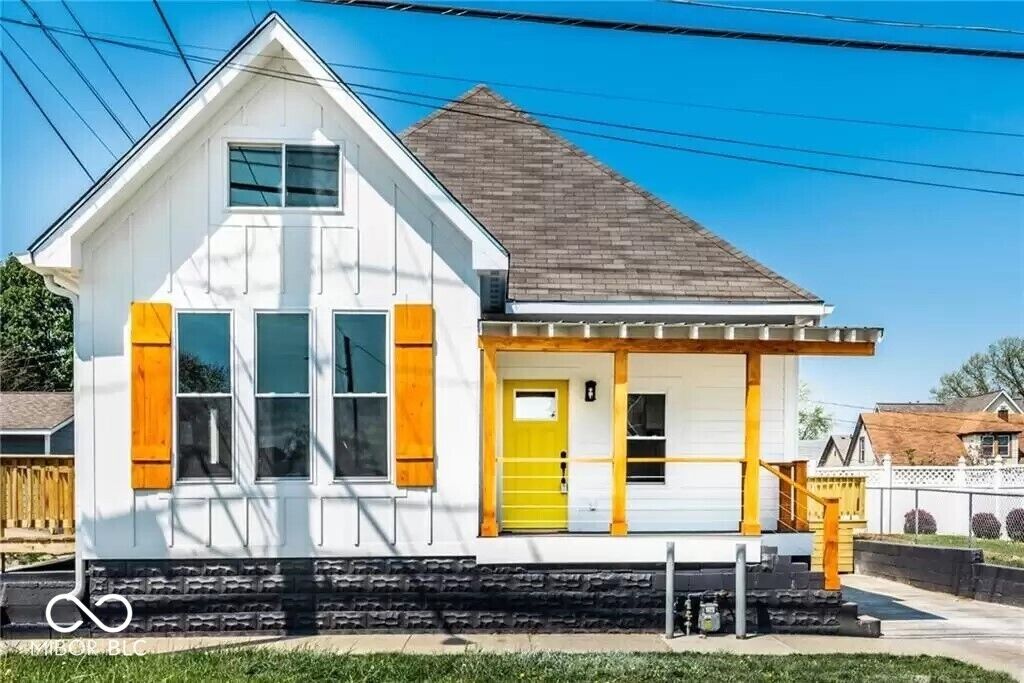 Property Photo:  918 S State Avenue  IN 46203 