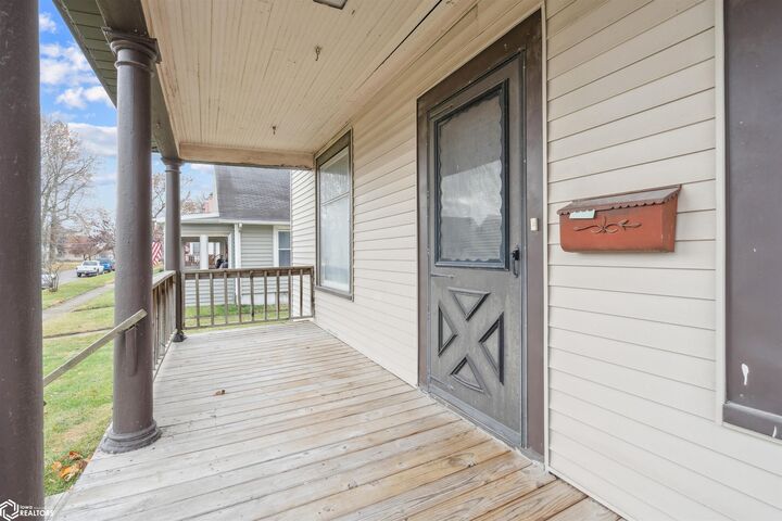 Property Photo:  401 Swan Street  IA 52655 