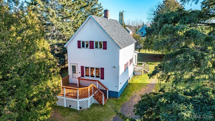 47594 First Street  Houghton MI 49931 photo