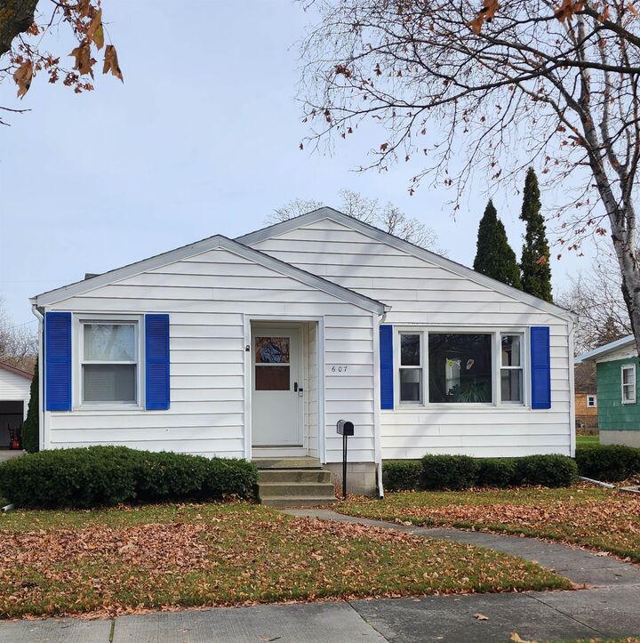 Property Photo:  607 Burns Street  MI 48732 